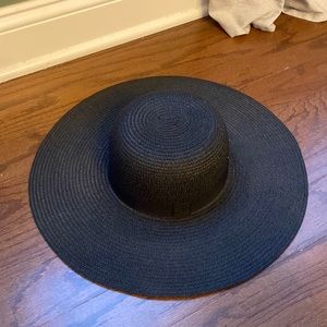 Black floppy hat